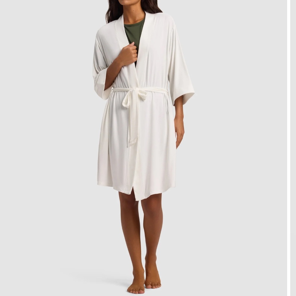 NWT Cozy Earth bamboo Robe